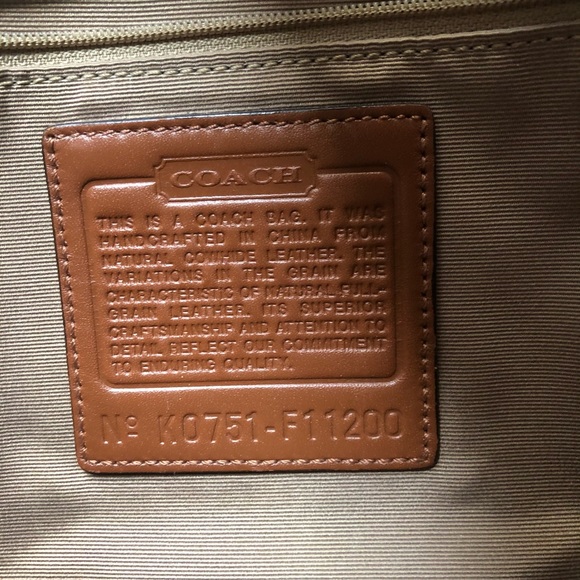 AUTH. *VINTAGE* Coach Hampton Purse - Picture 5 of 5